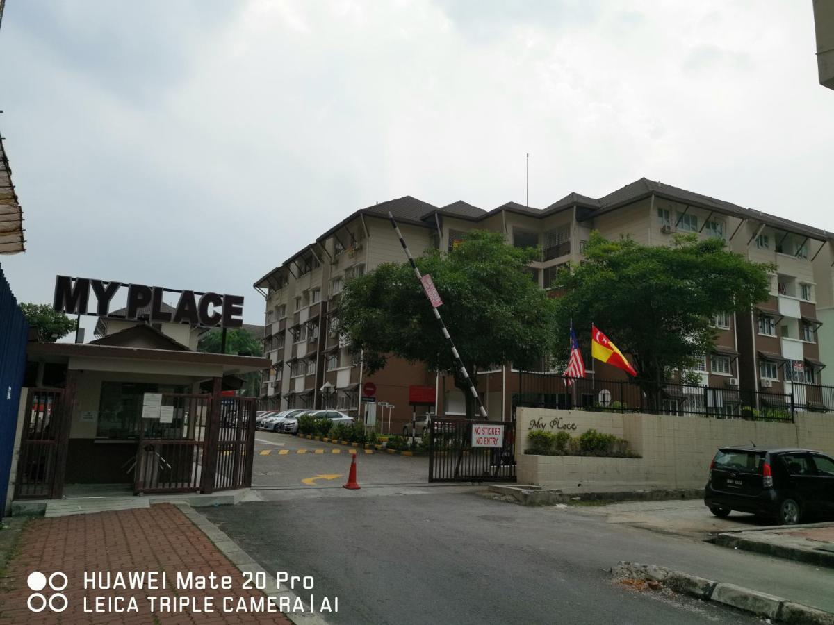 My Place Apartment Subang Jaya Buitenkant foto