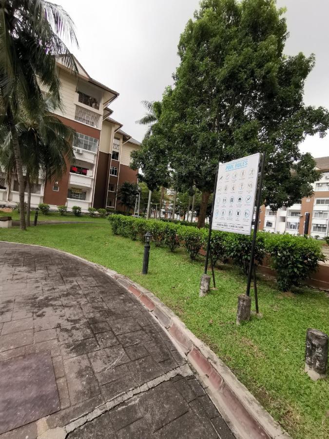 My Place Apartment Subang Jaya Buitenkant foto