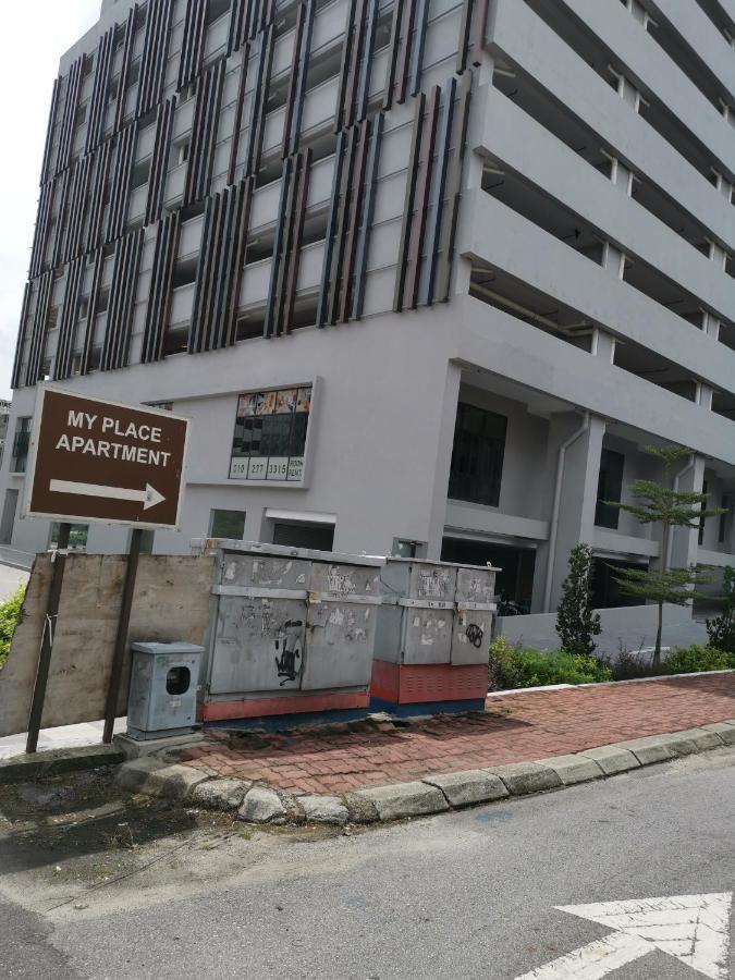 My Place Apartment Subang Jaya Buitenkant foto